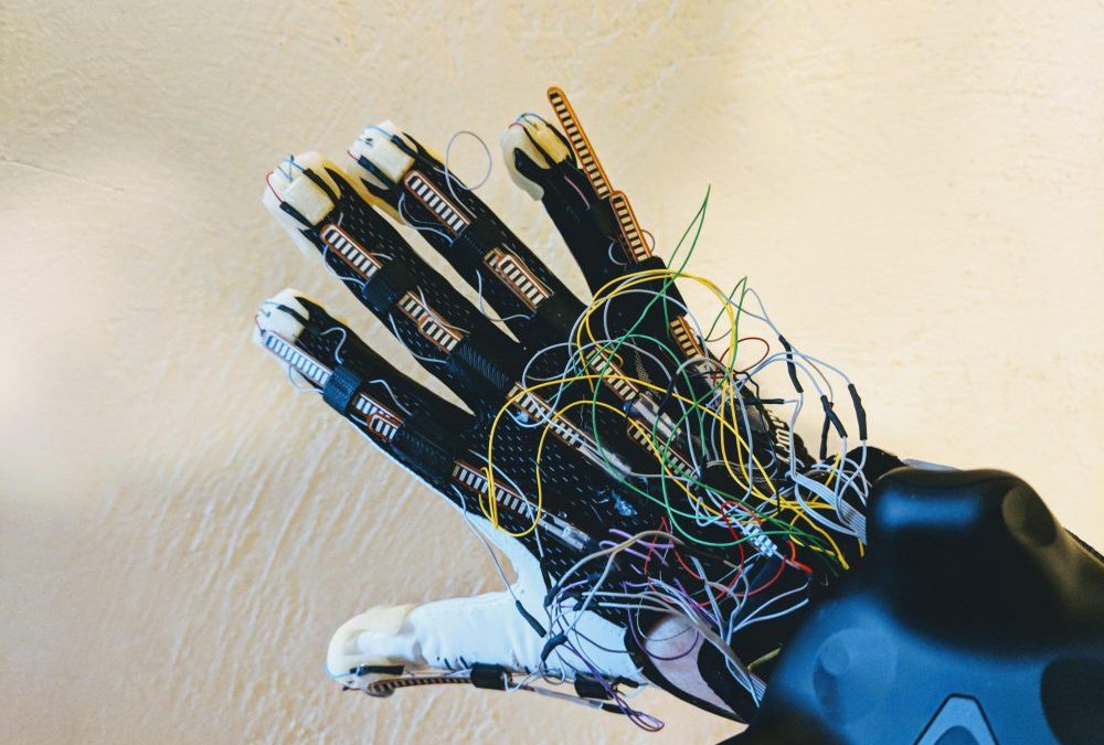 CES 2018: Contact CI’s Maestro VR Haptic Glove Let Me Actually Feel Virtual Objects